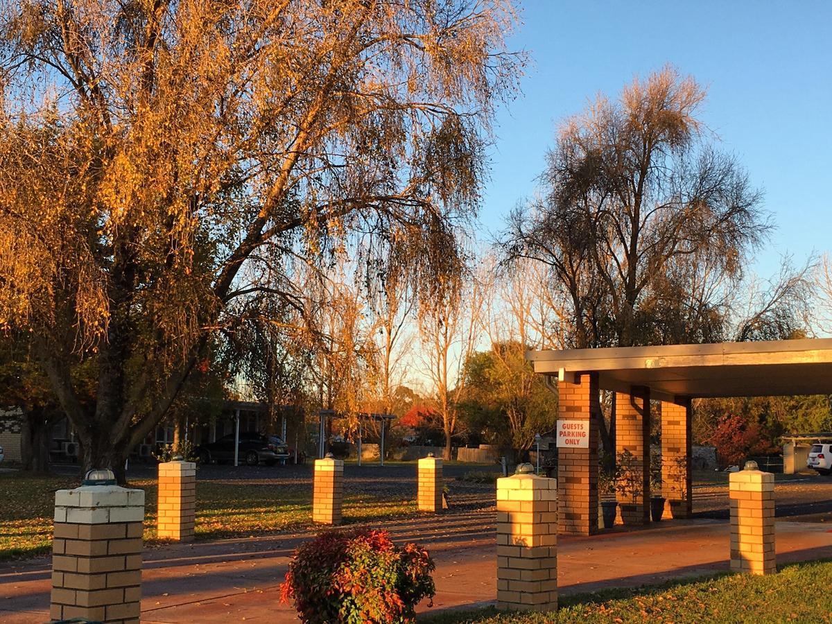 Guyra Motor Inn Exterior photo